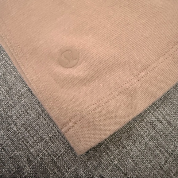 Lululemon Relaxed-Fit Cotton
Jersey T-Shirt Taupetastic 🥥 - Picture 8 of 9